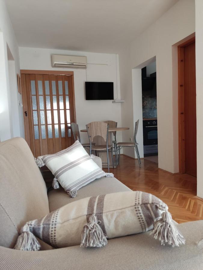 Apartman Car Vir Εξωτερικό φωτογραφία